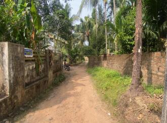 Residential Land for Sale in Ernakulam, Aluva, Kanjoor