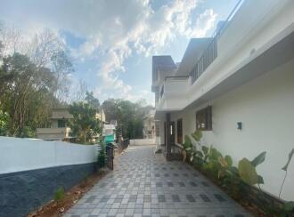 Residential House Villa for Sale in Ernakulam, Muvattupuzha, Mekkadambu, 500 Mtrs from Kolencherry - Muvatupuzha