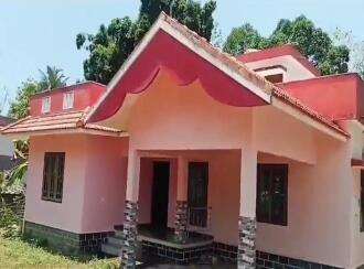 Residential House Villa for Sale in Pathanamthitta, Thiruvalla, Vennikulam, 500 mtr. from Kottiyambalam Jn.