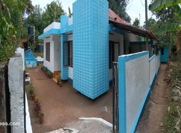 House for sale in Kaviyoor