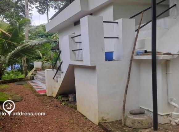 വാസയോഗ്യമായ വീട്  / ഉല്ലാസഭവനം വില്പനയ്ക്ക് 
