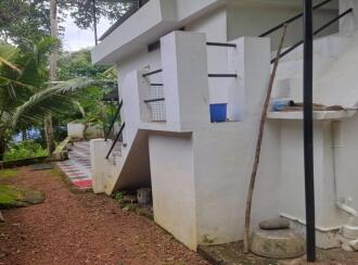 വാസയോഗ്യമായ വീട് വില്പനയ്ക്ക് Kollam, Kottarakkara, Kareepra, Chowalloor