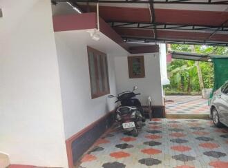 വാസയോഗ്യമായ വീട് വില്പനയ്ക്ക് Kollam, Kottarakkara, Kareepra, Chowalloor