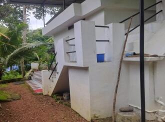 വാസയോഗ്യമായ വീട് വില്പനയ്ക്ക് Kollam, Kottarakkara, Kareepra, Chowalloor