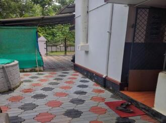 വാസയോഗ്യമായ വീട് വില്പനയ്ക്ക് Kollam, Kottarakkara, Kareepra, Chowalloor