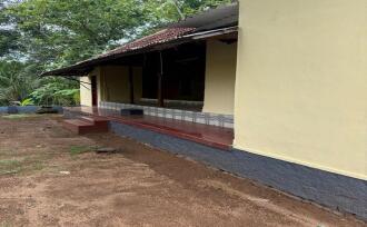 വാസയോഗ്യമായ വീട് വില്പനയ്ക്ക് കോട്ടയം, Manarcadu, Maalam, Areeparambu