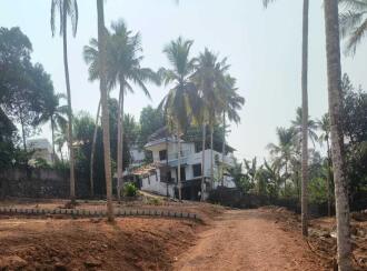 Residential Land for Sale in Trivandrum, Sreekariyam, Sreekariyam, Gandhipuram Chilambil Lane