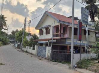 Residential House Villa for Sale in Ernakulam, Maradu, Nettoor, Udayathumvathil Road