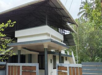 വാസയോഗ്യമായ വീട് വില്പനയ്ക്ക് Thrissur, Irinjalakuda, Kizhuthani, Porthissery road