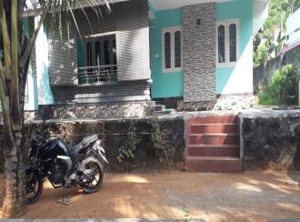 Residential House Villa for Sale in Ernakulam, Aluva, Parakkaddavu, Kurumassery East