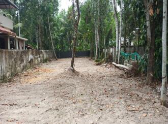 Residential Land for Sale in Alleppey, Mavelikara, Chettikulangara, Close to: Hospitals - SKP, VSM. Schools - Vidyadhiraja Central School & Sainik School. Supermarkets - Sushreema, GS Mart. Temple - Chettikulangara Devi