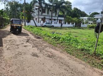 Residential Land for Sale in Pathanamthitta, Thiruvalla, Kumbanad, near OEM Residential High School