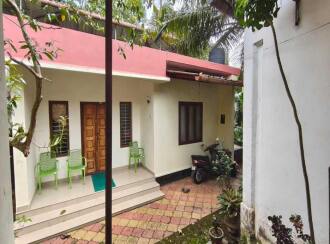 Commercial Land for Sale in Kottayam, Vakathanam, Njaliyakuzhy, Njaliyakuzhi Centre (on Manarcadu-Thengana Road)