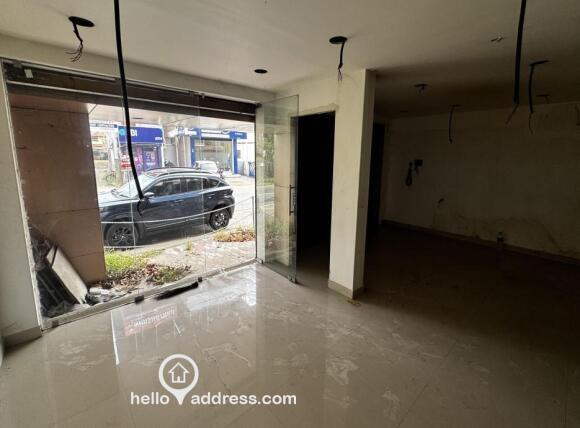 Ground Floor - Glass frontage