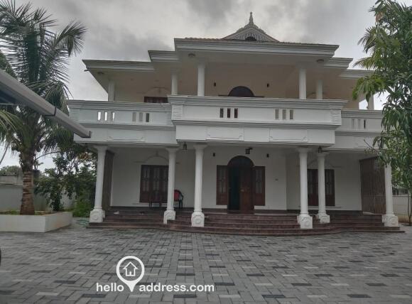 Beautiful Two-Storey House with Road Frontage – 7 km from Irinjalakuda, Thrissur