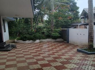 Residential House Villa for Sale in Trivandrum, Thiruvananthapuram, Peyad, near market junction
