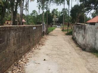 Residential Land for Sale in Trivandrum, Thiruvananthapuram, Chempazhanthy, opposite kulavarthala Devi Temple road