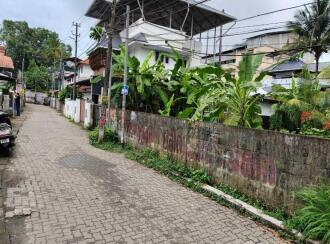 Residential Land for Sale in Ernakulam, Ernakulam town, Kundanoor, pandavathu junction