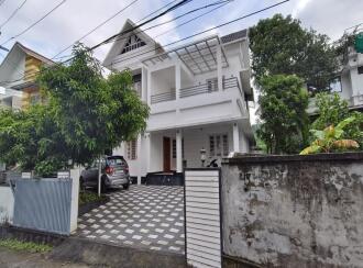 Residential House Villa for Sale in Ernakulam, Tripunithura, Kureekad