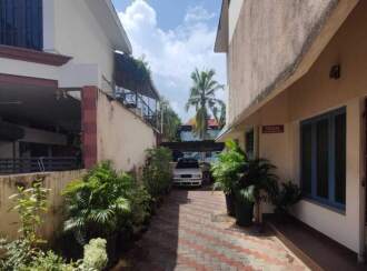 Residential Apartment for Sale in Trivandrum, Thiruvananthapuram, Kamaleswaram, Valiyaveedu lane