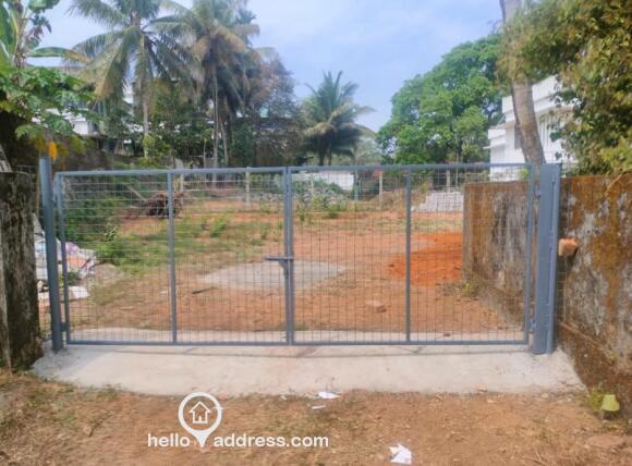 Access to plot from Tar road