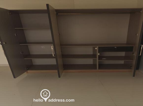 Walldrobs in all bed room