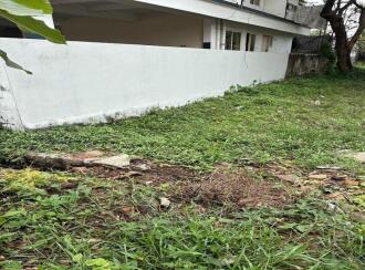 Commercial Land for Sale in Ernakulam, Maradu, Kundannoor, Inland Water Authority road. Locality- Maradu/ Kannadikadu. Proximity- 3kms from Vytila jn,towards Kundannur on the right side of NH just 100 mtrs inside. Forum mall is just 900 mtrs from the plot