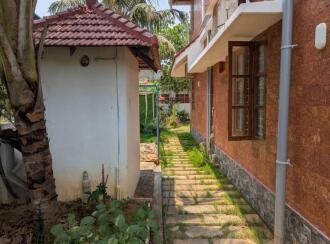 Residential House Villa for Sale in Alleppey, Alappuzha, Vandanam, Beside Edathil Ambalam ( Opposite Medical College)
