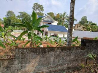 വാസയോഗ്യമായ ഭൂമി വില്പനയ്ക്ക് Pathanamthitta, Kozhencherry, Aranmula, Aranmu;la -Pandalam Bus route. At Nalkalikkal