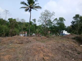 വാസയോഗ്യമായ ഭൂമി വില്പനയ്ക്ക് Pathanamthitta, Kozhencherry, Aranmula, Aranmu;la -Pandalam Bus route. At Nalkalikkal