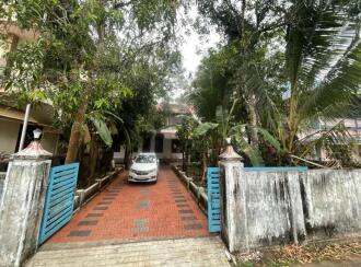 Residential Land for Sale in Thrissur, Chalakudy, Kadukutty, Church road