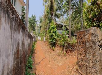 Residential Land for Sale in Palakkad, Ottappalam, Manisseri, https://www.google.com/maps/place/10%C2%B046'43.2%22N+76%C2%B020'44.6%22E/@10.7786653,76.3431369,17z/data=!3m1!4b1!4m4!3m3!8m2!3d10.7786653!4d76.3457118?hl=en&entry=ttu&g_ep=EgoyMDI2MDMwNC4xIKXMDSoASAFQAw%3D%3D