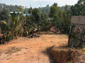 വാണിജ്യ ഭൂമി വില്പനയ്ക്ക് Trivandrum, Thiruvananthapuram, Vilappilsala, Near Police station