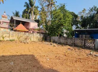Residential Land for Sale in Trivandrum, Thiruvananthapuram, Jagathy, Mudippura Temple Road from Jagathy Junction running some what parallel to Kochar Road but joining Kochar Road at 1/2 K.M from Jagathy Junction
