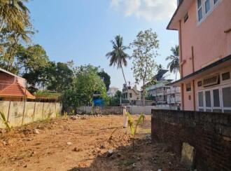 Residential Land for Sale in Trivandrum, Thiruvananthapuram, Jagathy, Mudippura Temple Road from Jagathy Junction running some what parallel to Kochar Road but joining Kochar Road at 1/2 K.M from Jagathy Junction