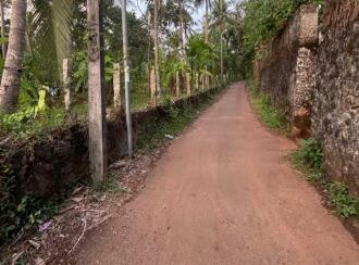 വാസയോഗ്യമായ ഭൂമി വില്പനയ്ക്ക് Calicut, Calicut, Chelavoor, Indian oil Petrol pump