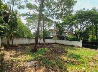 Residential Land for Sale in Ernakulam, Tripunithura, Irumpanam, 600 mtrs away from makaliyam temple bus stop on seaport airport road
