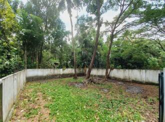 Residential Land for Sale in Ernakulam, Tripunithura, Irumpanam, 600 mtrs away from makaliyam temple bus stop on seaport airport road