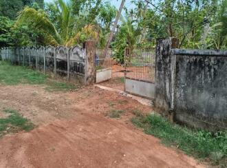 Residential Land for Sale in Thrissur, Irinjalakuda, Nadavarambu, 10°18'52.7"N 76°13'13.5"E