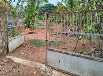 Residential Land for Sale in Thrissur, Irinjalakuda, Nadavarambu, 10°18'52.7"N 76°13'13.5"E