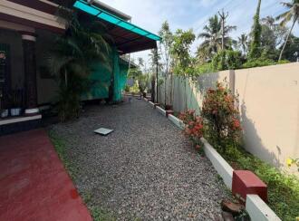 Residential House Villa for Sale in Pathanamthitta, Thiruvalla, Eraviperoor, OEM Public School