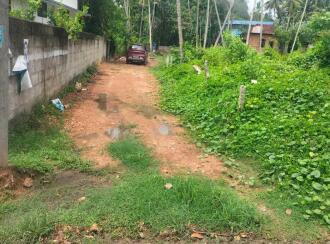 Residential Land for Sale in Trivandrum, Chirayinkeezhu, Chirayinkeezhu, Sree Chithira School Road, Chirayinkeezhu,