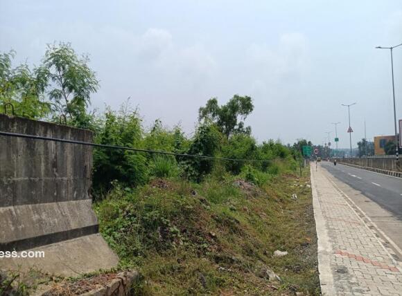 Adjacent to NH 66 with 30m frontage