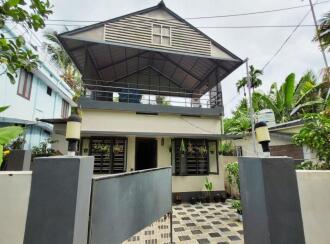 വാസയോഗ്യമായ വീട് / ഉല്ലാസഭവനം വില്പനയ്ക്ക് Kollam, Kollam, Kavanadu, Near Kavanad Junction