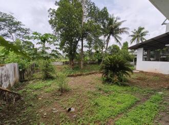 Residential House Villa for Sale in Ernakulam, Aluva, Edathala, 400 mtrs from Edathala Panchayat office on Pengattusseri masjid road
