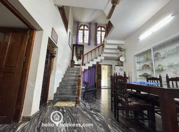 Entrance/ Dinning Room