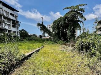 Residential Land for Sale in Ernakulam, Ernakulam town, Kaloor, Aryapadam Lane, off Perandur Road. 10.0027919,76.2877385