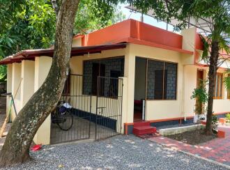 Residential House Villa for Sale in Alleppey, Mavelikara, Puthiyakavu, Kallumala Road
