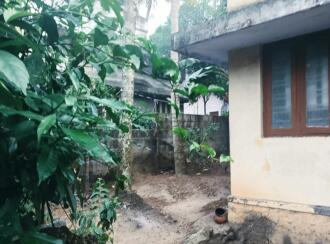 Residential Land for Sale in Trivandrum, Nedumangad, Nedumangad, Just 150 metres from Sree Panchiyamman Devi Temple