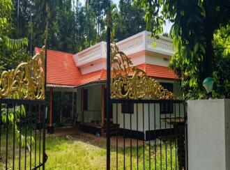 Residential House Villa for Sale in Thrissur, Irinjalakuda, Aripalam